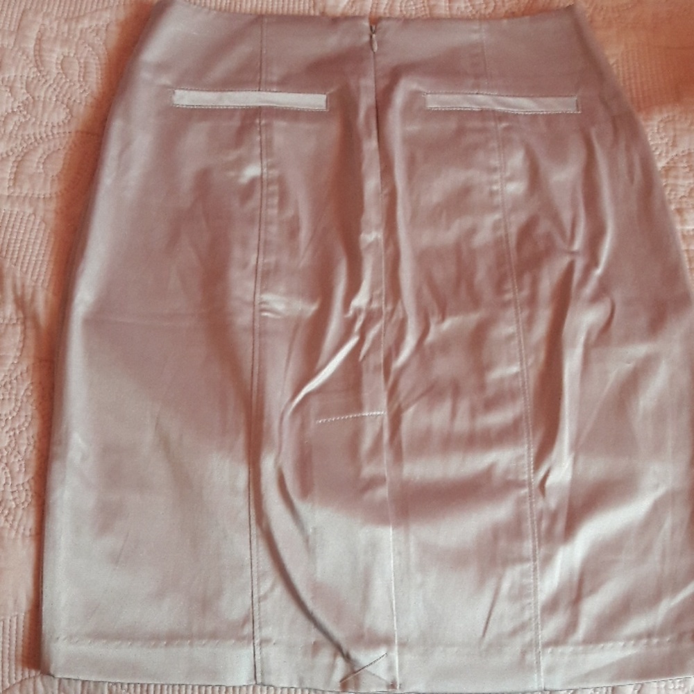 Skirt - Picture 2 of 2
